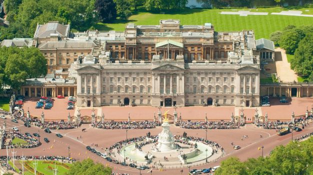 most-expensive-houses-in-the-world-Buckingham-Palace