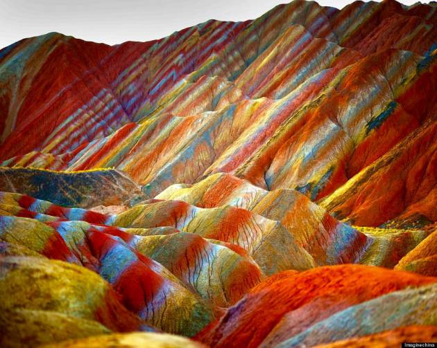 Most-Amazing-Places-In-The-World-Rainbow-Mountains-Zhangye-Danxia-China