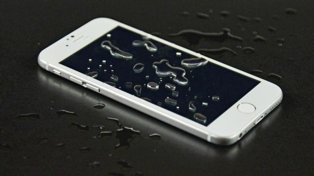 iPhone-7-Features-Water-Resistant