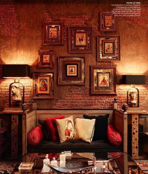 Shahrukh-Khans-house-Mannat-Living-Room