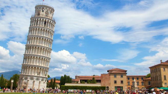 Famous-Buildings-Leaning-Tower-of-Pisa-Italy