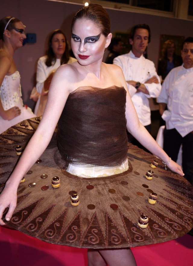 Dress-Made-From-Chocolate