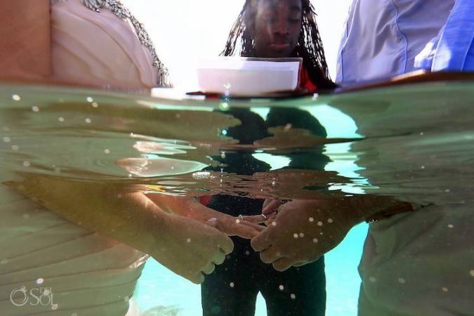 Underwater-Wedding-8