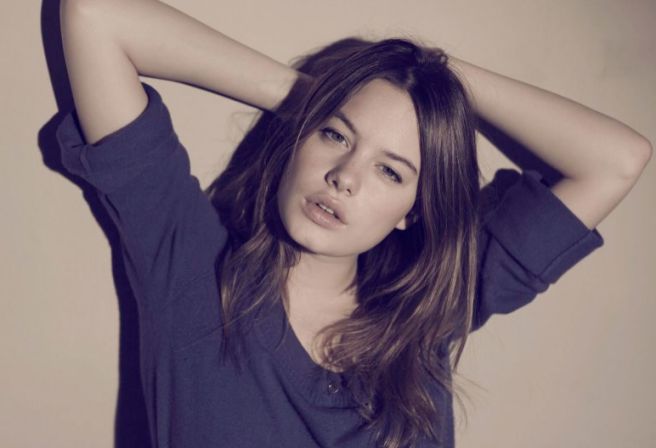 Beautiful-Hottest-French-Woman-Camille-Rowe