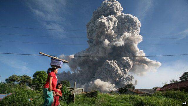 Dangerous-Place-Sinabung-Volcano-Indonesia