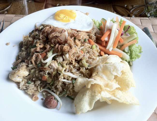 Breakfast-in-Indonesia