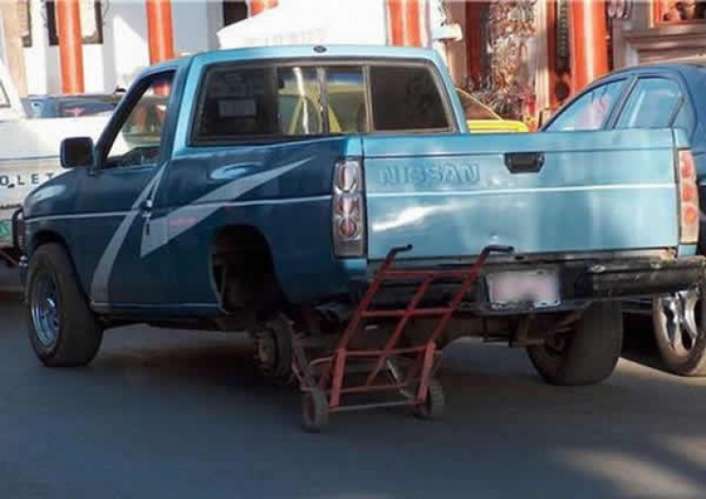 Flat-Tyre-Funny-Solutions-9